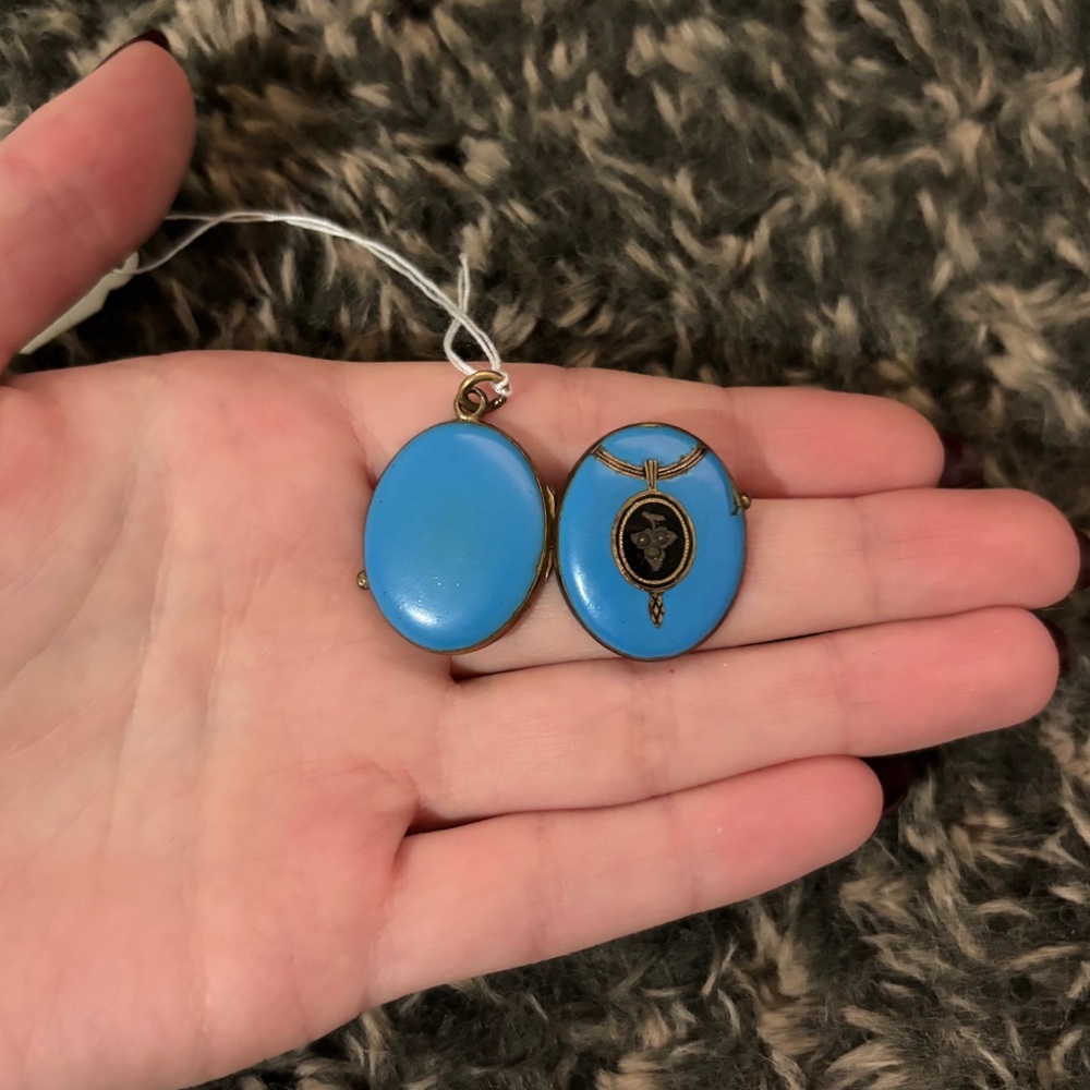 Antique Blue Locket Pendant - Picture 4 of 4